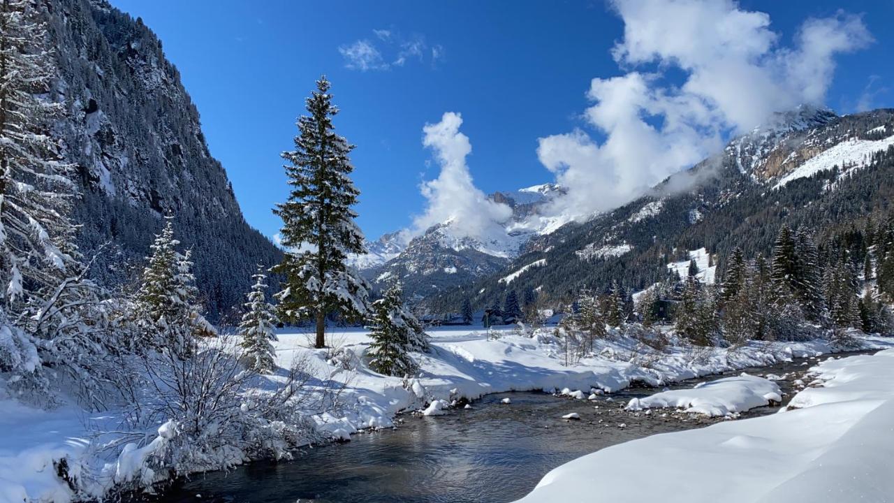 Calore Di Una Casa Di Montagna Campitello di Fassa Exterior foto