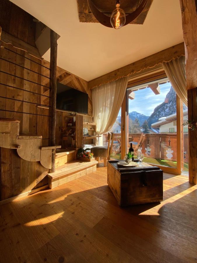 Calore Di Una Casa Di Montagna Campitello di Fassa Exterior foto